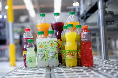 La compañía cuenta con un amplio portafolio que incluye agua, refrescos, jugos, tés, bebidas energéticas, cerveza y café.