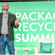 David Bourne de Google compartió el recorrido de la empresa para desarrollar envases 100 % libres de plástico para 2023.