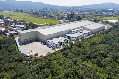 La empresa ocupa unas instalaciones en Uruapan, Michoacán, que cubren 20.000 metros cuadrados y emplean a 680 personas. RV Fresh se dedica al procesamiento de productos de aguacate de alta calidad.