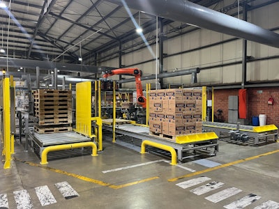 El rendimiento del sistema de paletizado robótico PALKR-2000-C de CAV Robotics en las operaciones de estibado ha significado un notable aumento en la productividad, la calidad y la seguridad de la Industria de Licores del Valle, ILV.