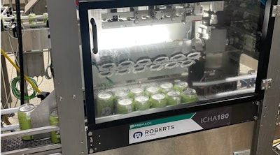 En el nuevo sistema de Roberts PolyPro se puede aplicar asas en 12 latas a la vez.