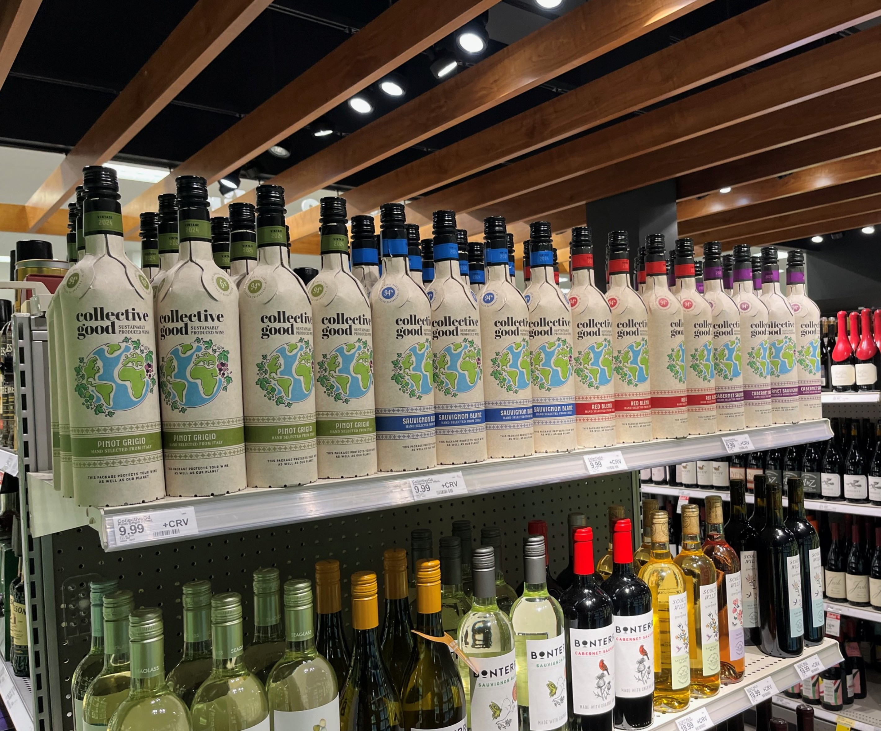 Las botellas de papel de la l&iacute;nea The Collective Good, ahora disponibles en m&aacute;s de 1.200 tiendas Target en Estados Unidos ofrecen una alternativa ecol&oacute;gica y visualmente innovadora al vidrio tradicional.
