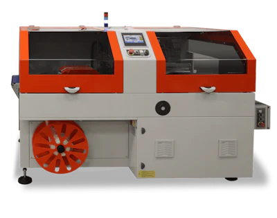 Sistema de embolsado 6800CS con etiquetadora en línea, de PAC Machinery.
