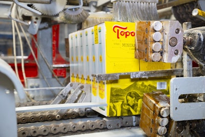 En El Cumplimiento De Este Propósito, Las Válvulas Eléctricas Han Jugado Un Papel Determinante, Ya Que Pueden Disparar Hasta Diez Veces Más Rápido Que Las Neumáticas Y No Requieren O Rings Para Mantener El Aire Comprimi