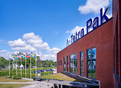 Para acelerar el desarrollo de este innovador material de envasado aséptico, Tetra Pak está invirtiendo 70 millones de dólares en una nueva planta piloto de barrera a base de papel en Lund, Suecia.