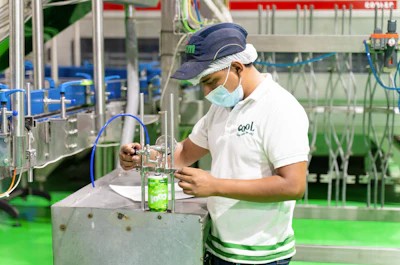 Uno de los mayores retos de ISM fue integrar el transporte de jarabes a larga distancia dentro de planta, minimizando mermas y ajustando soluciones técnicas.
