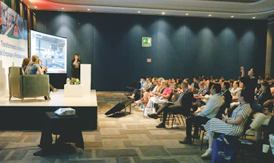 Si hay un evento que captura hacia d&oacute;nde se dirige el liderazgo femenino es el panel &ldquo;Mentor&iacute;a inversa, prop&oacute;sito y colaboraci&oacute;n intergeneracional&rdquo;, que se llevar&aacute; a cabo el pr&oacute;ximo 3 de junio en EXPO PACK M&eacute;xico 2026.