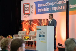 Luis Domenech durante su presentación en Visión 2030 México, en EXPO PACK México 2026, donde analizó el comportamiento de las importaciones de maquinaria de empaque en México y las principales tendencias de inversión de la industria.